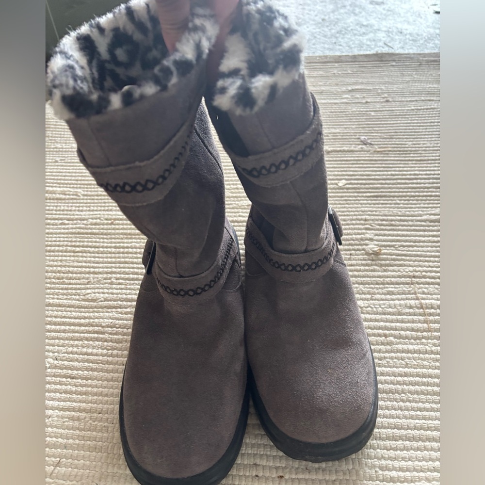 Women's Uggs Grey Suede Boots with Faux Fur Lining